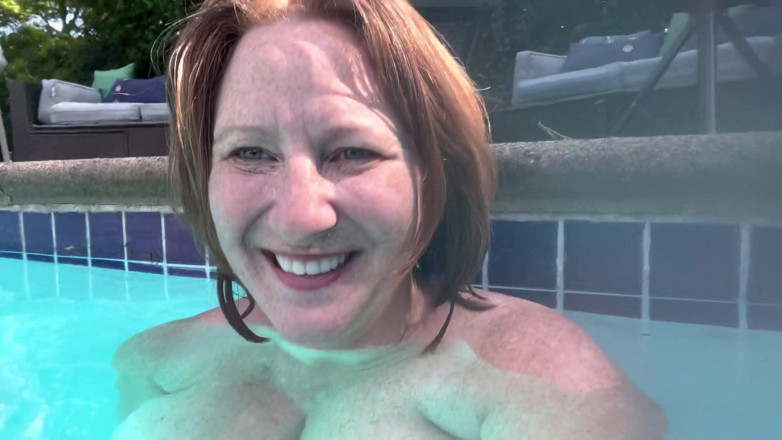 RedGemi: Naked in swimming pool - Custom Request