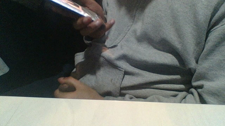 AlexAlejandro13: Tanto latte sul tavolo