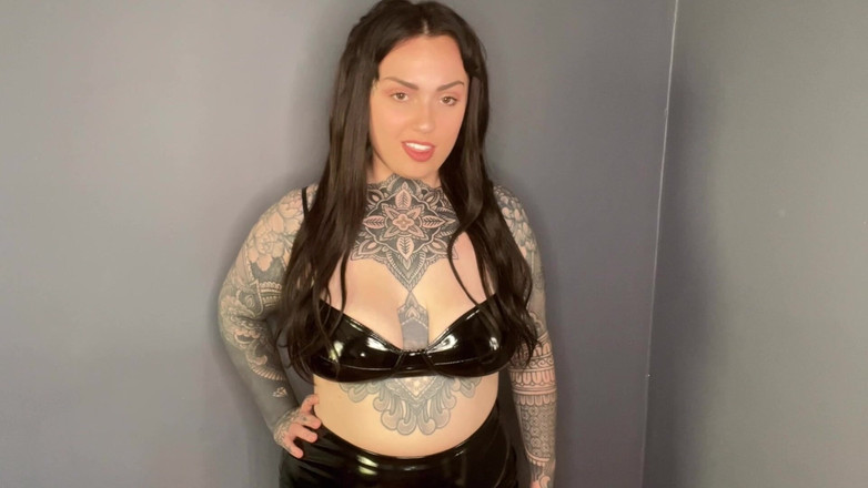 Miss Valentina: Mângâie-o