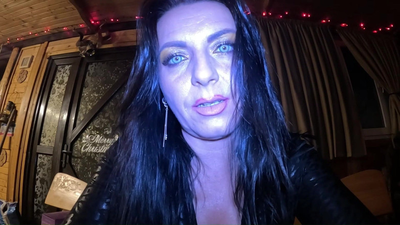 MilfyCalla: Dikongkek muka &amp; diliputi air mani - tetek besar, cameltoe &amp; joi oral...