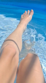 Gorgeous Long Legs & Small Feet in Water
