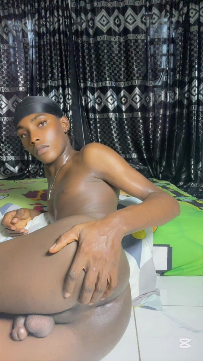 Aded-Toxic: Amatoare twink devin obraznice