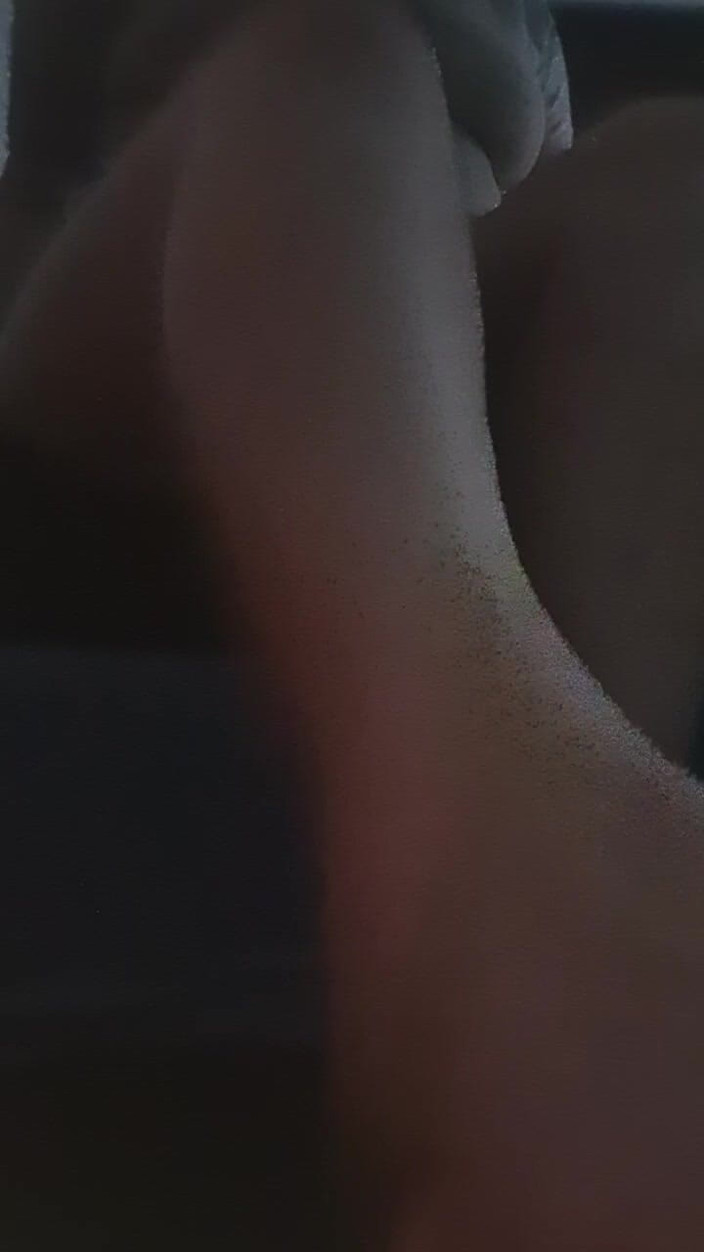 Dramatic Dumpster Fire: Gołe stopy stomping na penisa