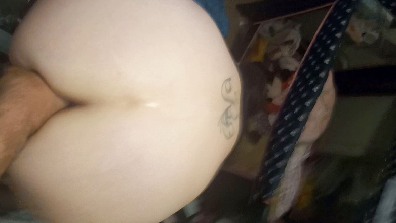 Big Red and her Pretty Kitty: Груба мастурбація для червоного міського спермоприймача