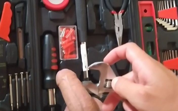 Big Dick Red: Using Friend&amp;#039;s Tool to Enlarge Dick.