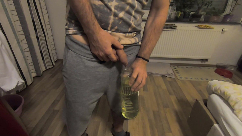 bekycarril: 来自玻璃的淫荡小便汇编 #3