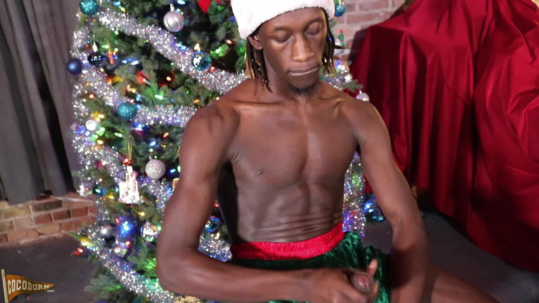 CocoDorm: 3명의 남자에게 따먹히는 18세 소녀