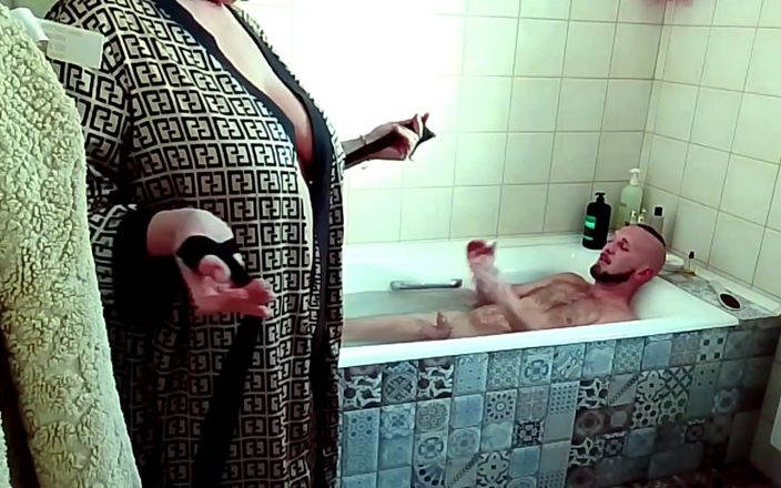 Crazyfamily 1970: Stiefmutter beobachtet, wie ich im badezimmer