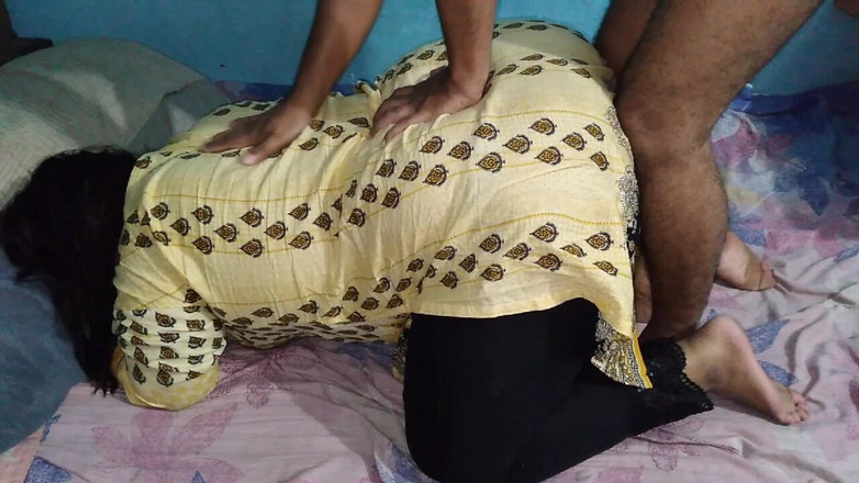 Aria Mia: Bbw hete werknemer met dikke kont wil anale neukpartij van...