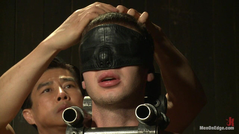 Men on Edge: Polla de 9 pulgadas con bordes en esclavitud de metal