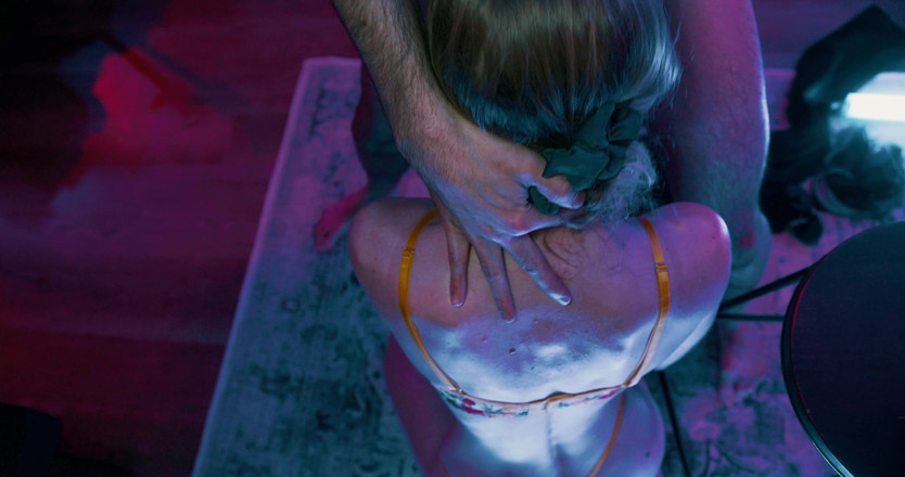 TheMindofTommy: Blond Model Wordt Geolied En Geramd