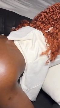 Ragazza cattiva di 18 anni viene scopata per un'ora non stop