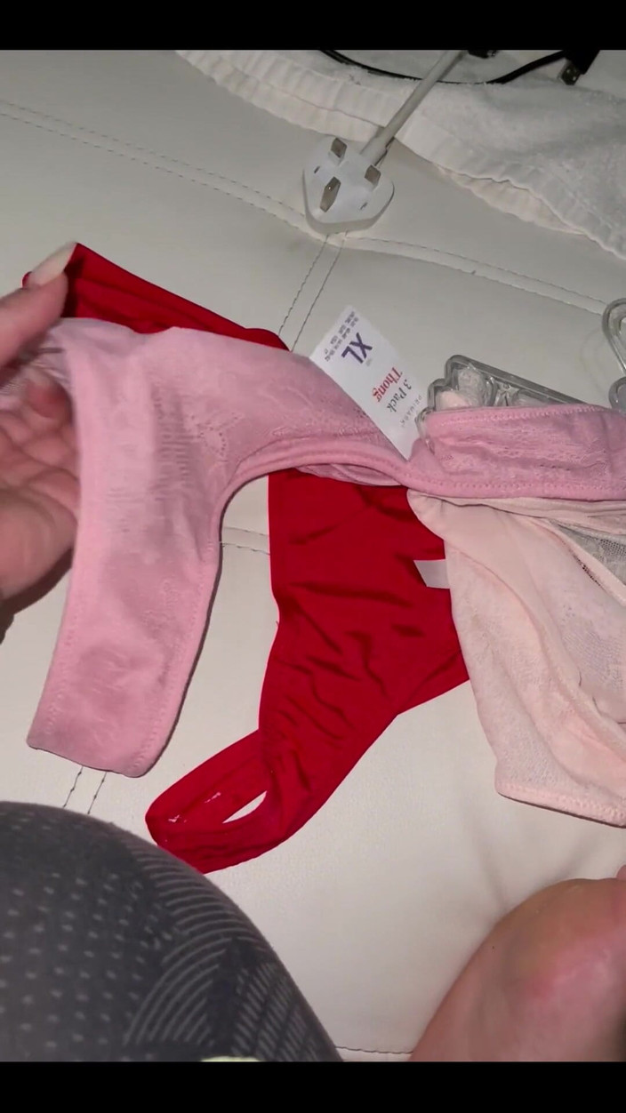 Anastasia Lux: Pozornost, pokud chcete 1 Pošlete mi tip a jméno / adresu k...