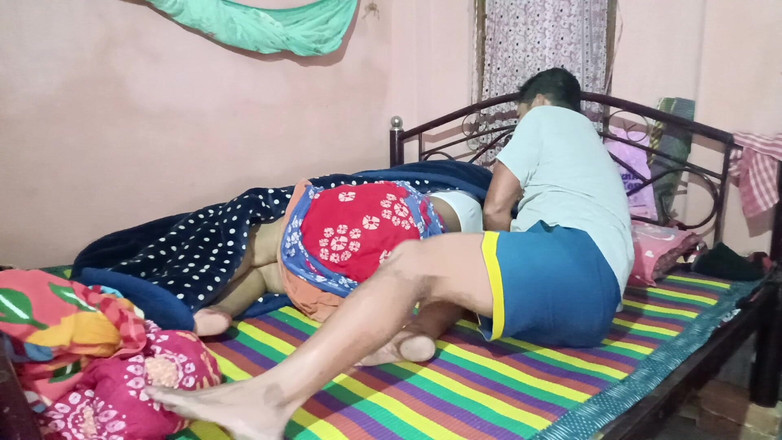 Pakhi0705: Popołudniowy seks z przyrodnią siostrą