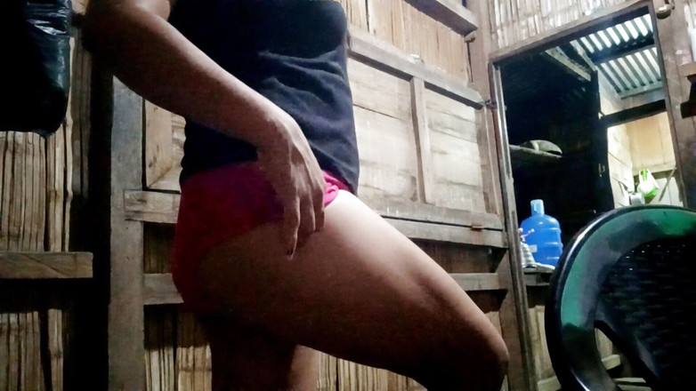 Martin13: Min pojkvän fick inte knulla och jag måste onanera eftersom...