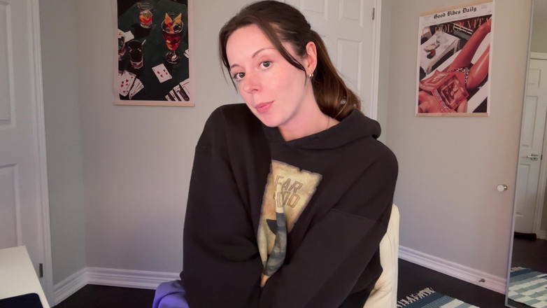 Nadia Foxx: La sorellastra allarga la figa e il culo per te!