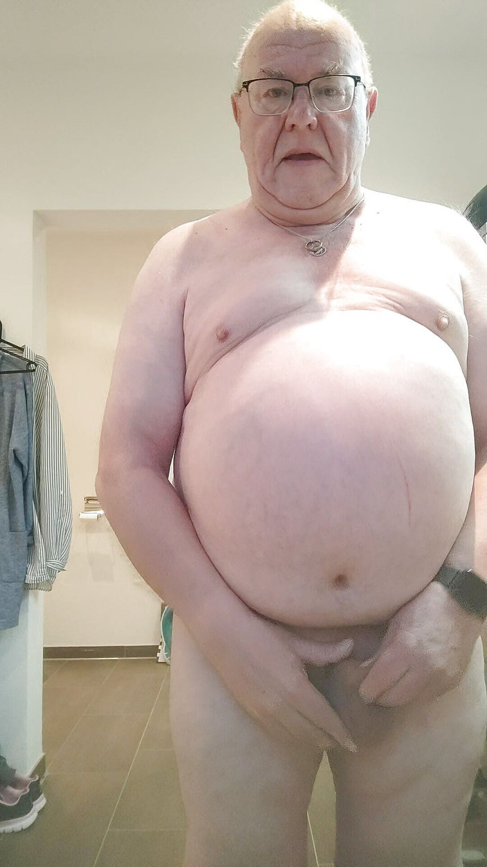 Karlchengeil: Cítila jsem se nadržená a musela jsem se oblékat před...