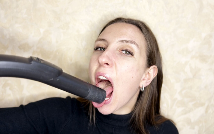 Hottie goddess: Menyembah lidah di bawah sebatan yang kuat