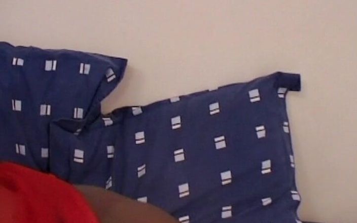 Videos Francaises: Krásná francouzská MILF zkouší své nové silonky v sólové akci