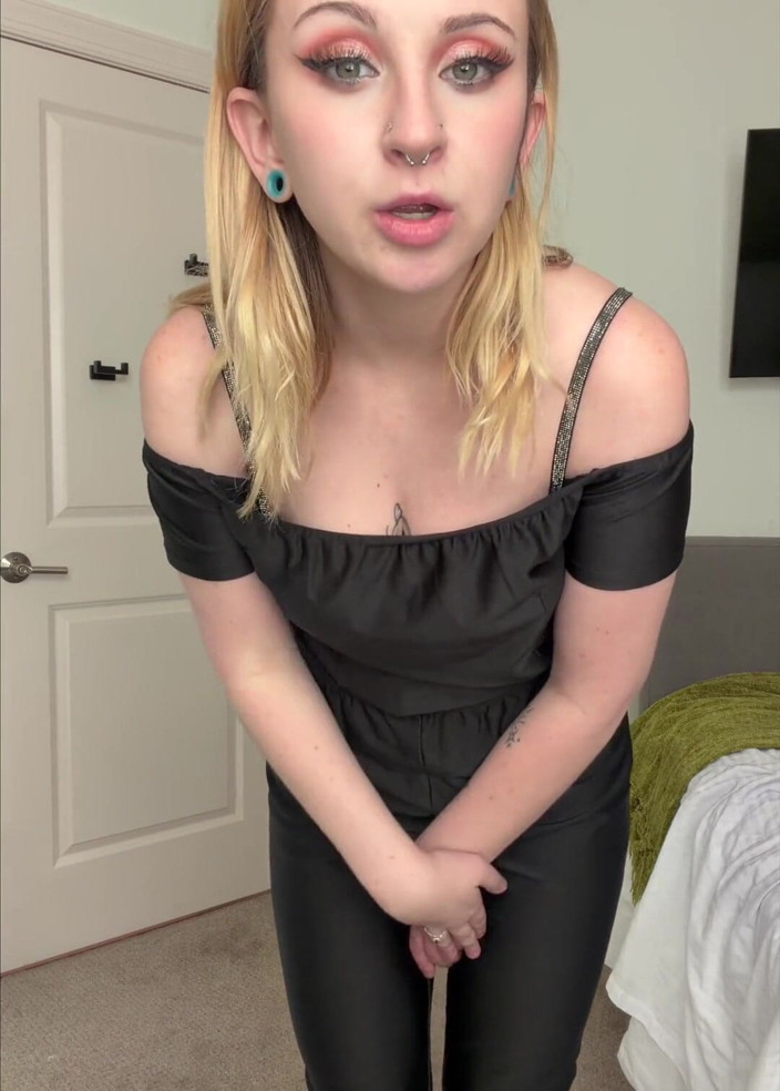 Kink in Time: Ayla Vixen's Sultry '50s Femdom Fantasy 4K POV Submission Awaits!