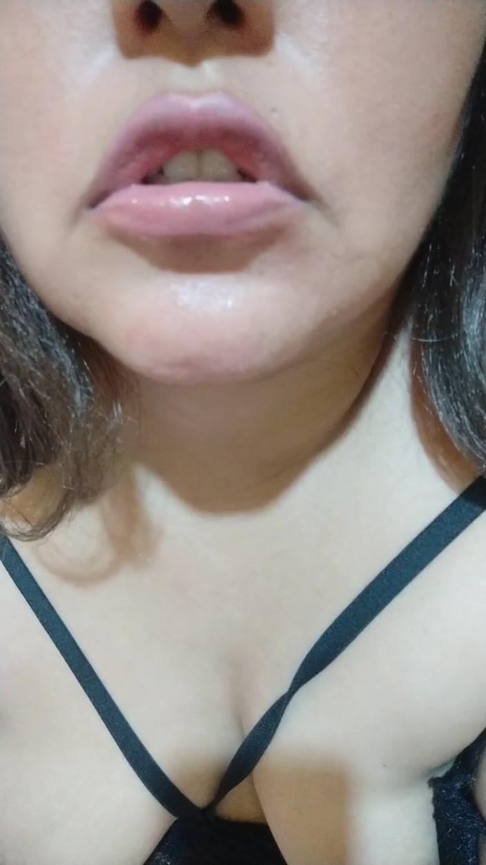 Carla Villalobos: 자위하고 모든 사람에게 내 보지를 보여달라고 부탁하는 내 연인