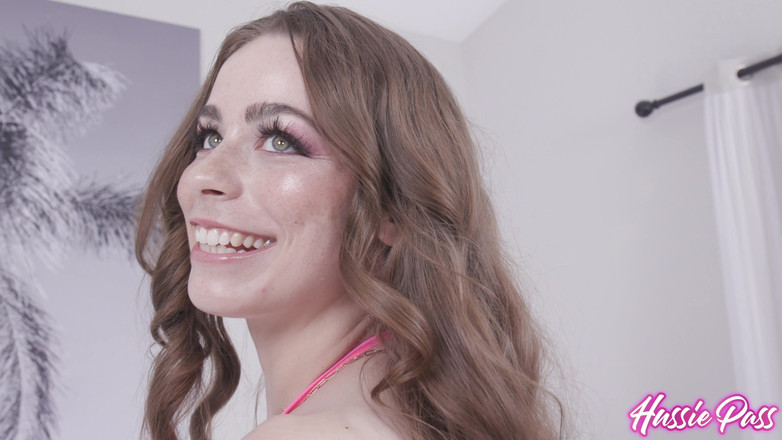 Hussie Auditions: 彼女はオリバー・フリンとレニー・ローズをフィーチャーした尻ファックが好き