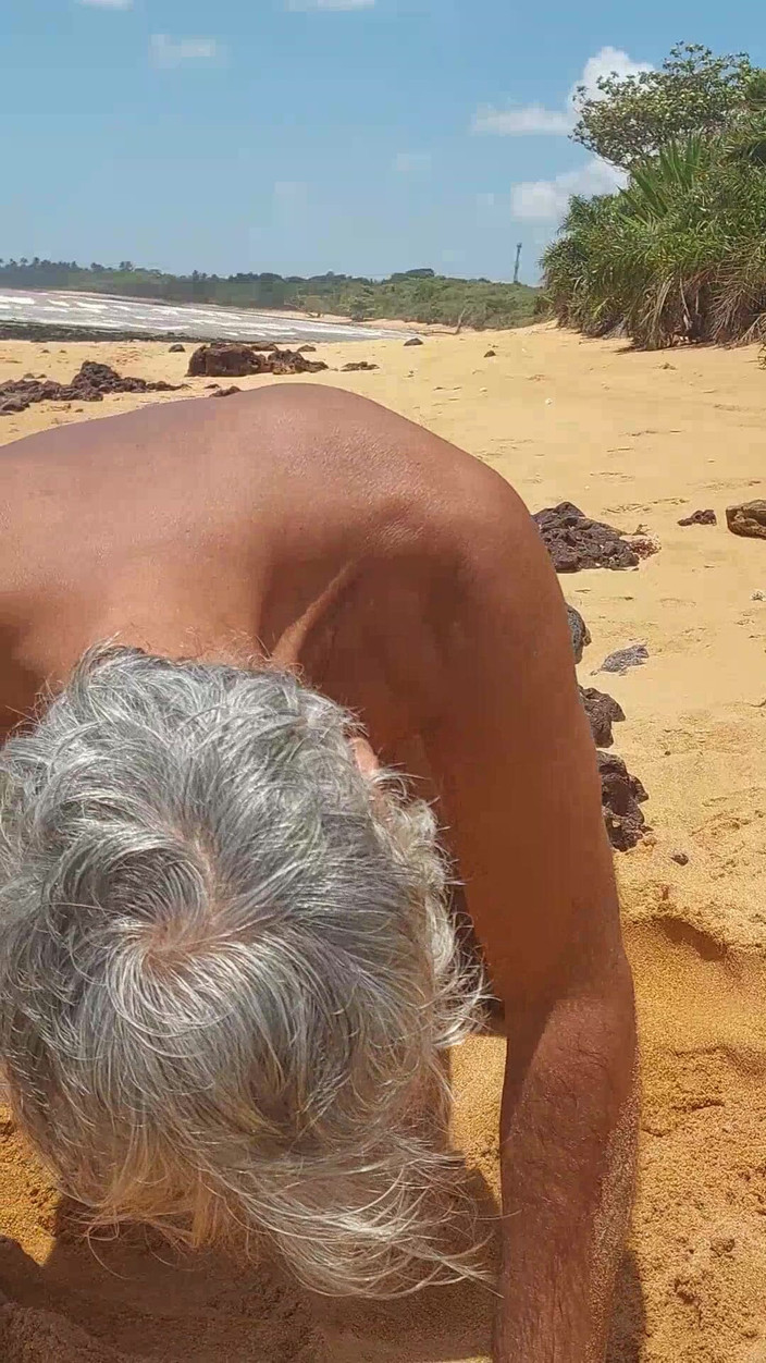 Ladysilvas: Ladysilva plajda külotlu ne ateşli bir göt