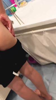 Amatérské extrémní detailní záběry doma. Velmi krásná dívka to dělá poprvé