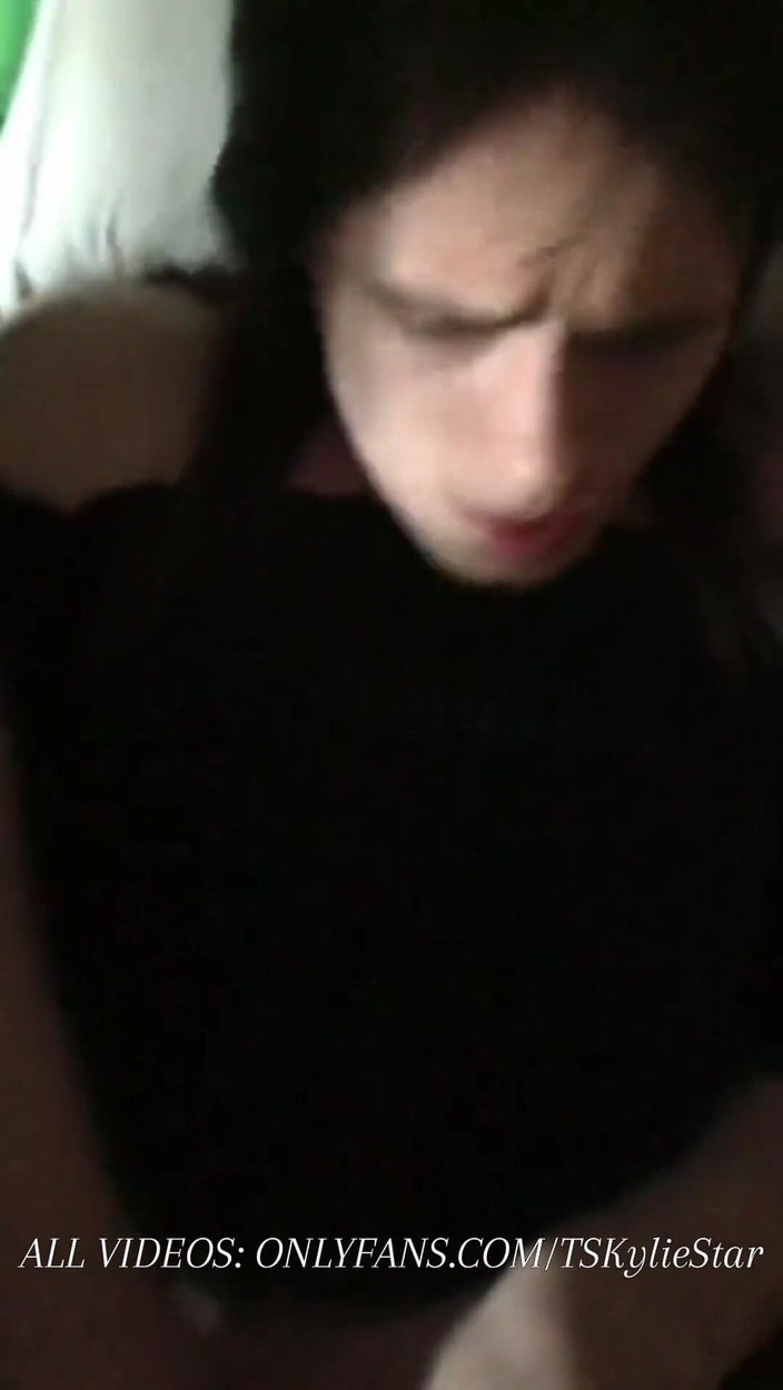 TS Kylie Star: Nejrozezřenější trans nevlastní sestra šuká na misionáře