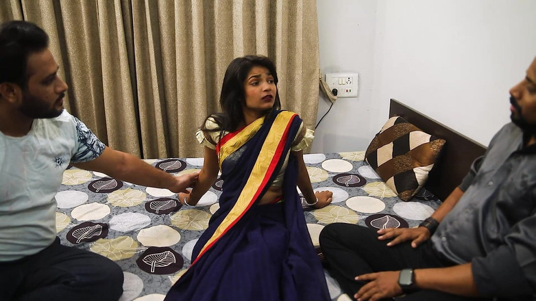 RIABHABI: Bella ragazza dell'ufficio scopata dal suo capo ufficio per essere...