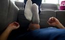 Czech Soles - foot fetish content: Lasciami annusare i tuoi piedi, carina per favore