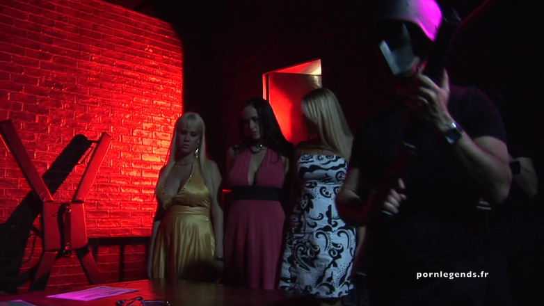 Estelle and Friends: Carmella Bing azgın arkadaşlarıyla yarışma yapıyor (4k)