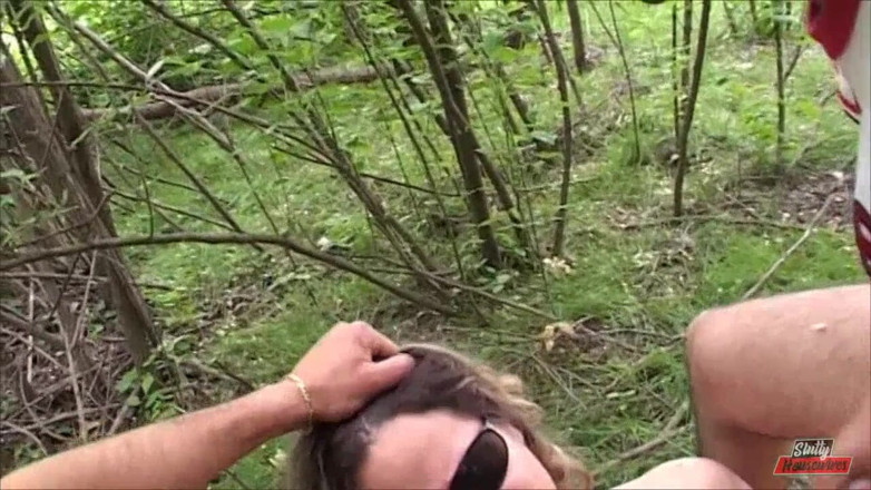 Vere Casalinghe Italia.: Blonde wife wants it hard and rough outdoor