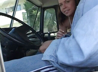 Amateur X: Pemandu mengongkek saya dalam bas