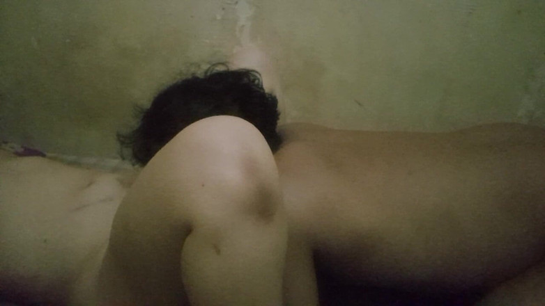 Angelina Pop: Leccare la figa di fidanzato fino a quando non squirta