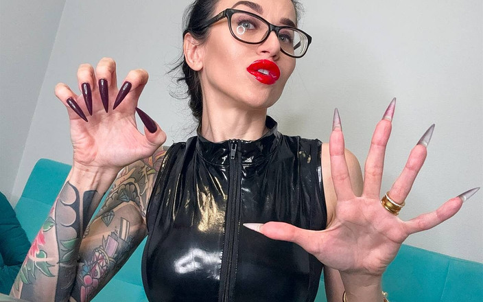 Julia domaina: Kuku dan handjobs panjang berwarna gelap, pvc hitam pada saya