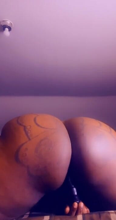 Desirable_Passion: Désir passion jute son gode