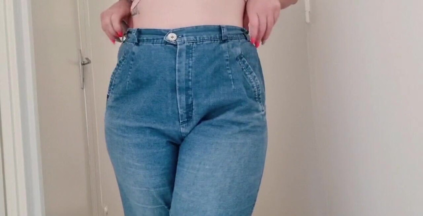 Marmotte_yoomie: 장 페티시스트: 청바지를 좋아하세요? 내 엉덩이를 눈 앞에서 물고 있는 이 영상에 매료될거야.