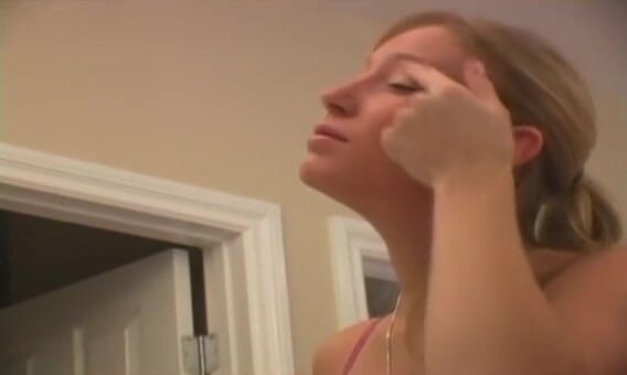 Solo Austria: Makeup and cleanliness