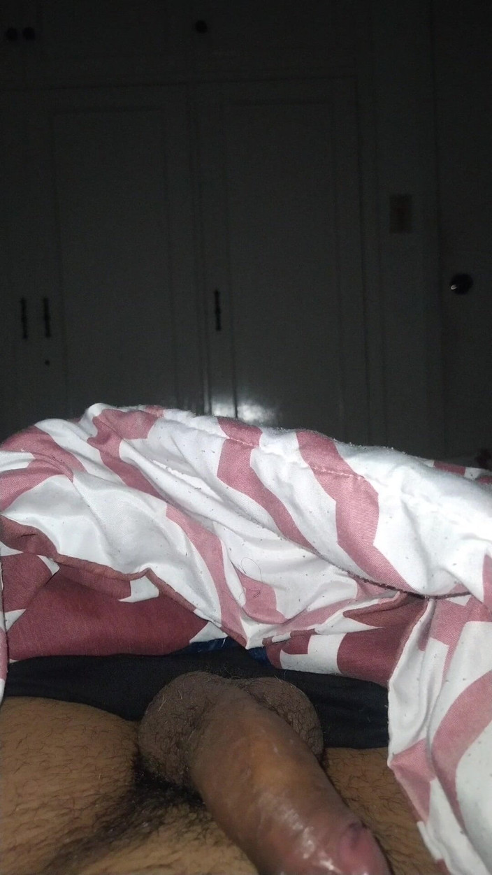 trebol_Jess: Paja nocturna mientras ve porno