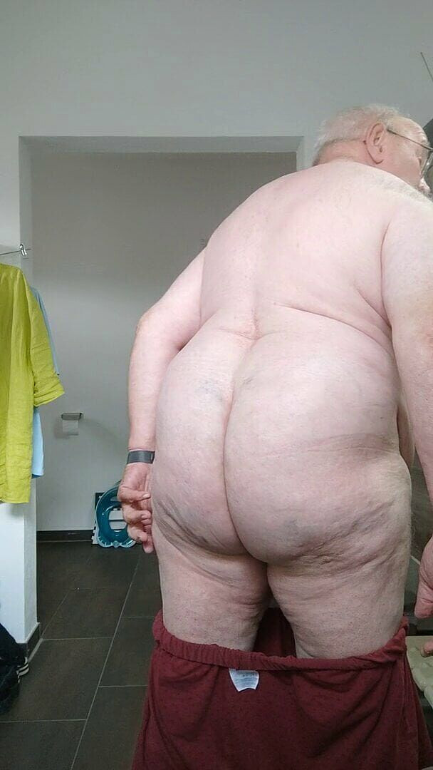 Karlchengeil: Nahá show a prd