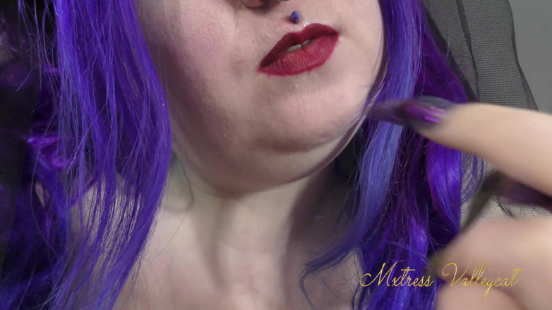 Mxtress Valleycat: lip and nail tease