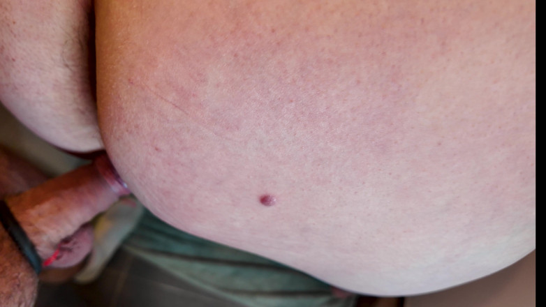 Ladybottox: Adik tiri tebal dari Jerman dapat zakar keras dari belakang