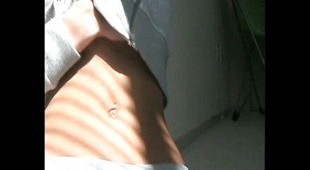 Femdom Austria: Hon får dig att rycka till sin fantastiska kropp