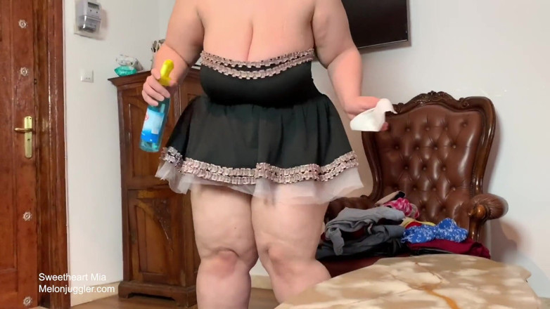 Big Bouncing Boobies: Sweetheart Mia big tits buxom maid