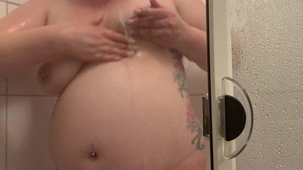 Sklavenhurekreiskleve: Slave Under the Shower