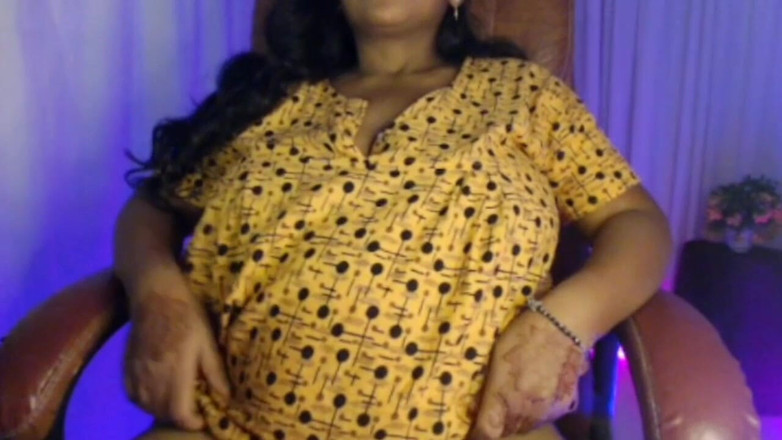 HotGirl21: Wanita Hamil Bermain Dengan Buah Dada Dan Perut Besar.