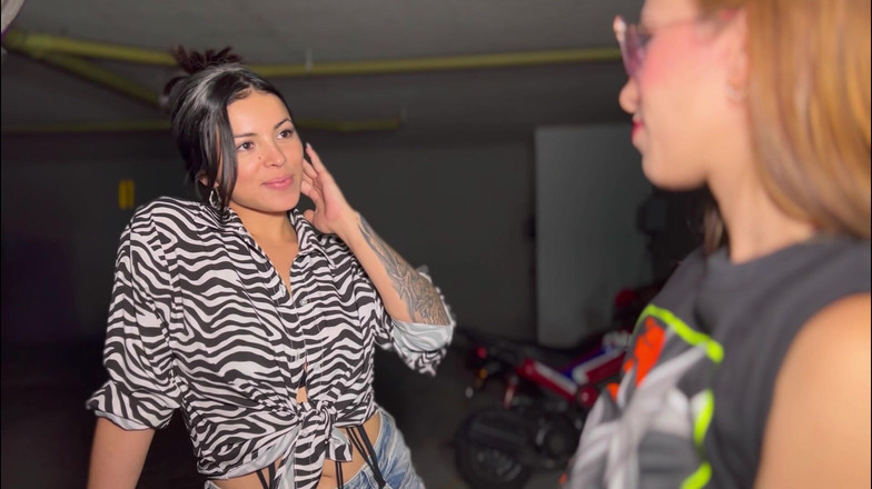 Katty Blake: Scopo Un Cliente Come Parte Del Pagamento per Riparare La...