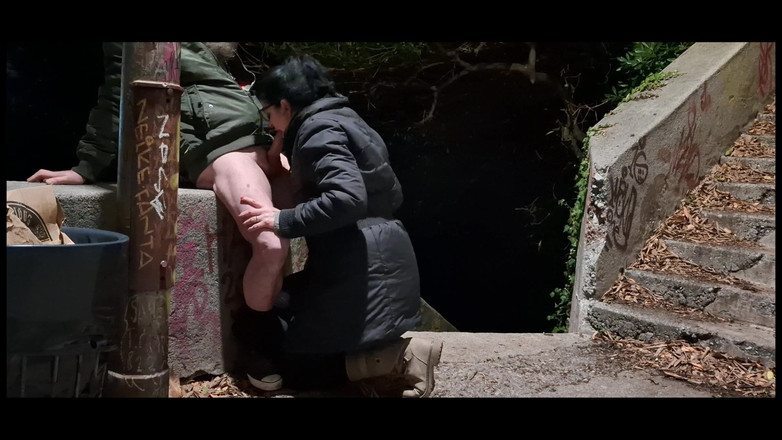 Toilet Mommy: Pompino Pubblico Amatoriale