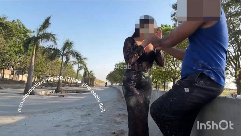 Asmita and sohom: Beuatiful Bhabhi Sex with a Delevery Boy at Roadside
